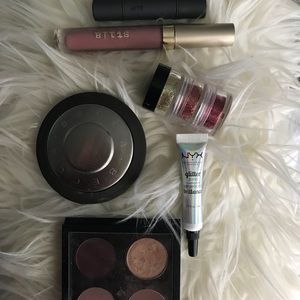 New/Slightly used Makeup bundle 🎀